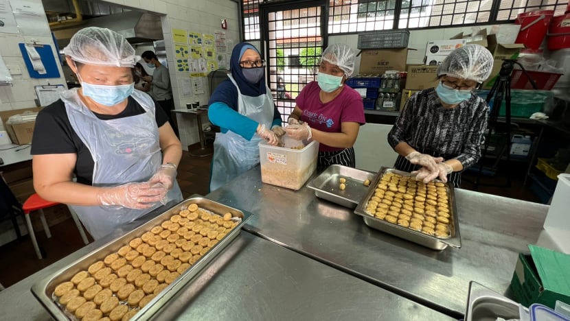 "Heart Bakers@Timur Laut" hasilkan 1,100 biskut untuk tujuan amal sempena NDP