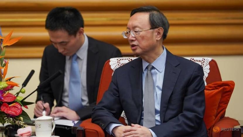Top Chinese diplomat calls for China, US to mend relations Top Chinese diplomat calls for China, US to mend relations