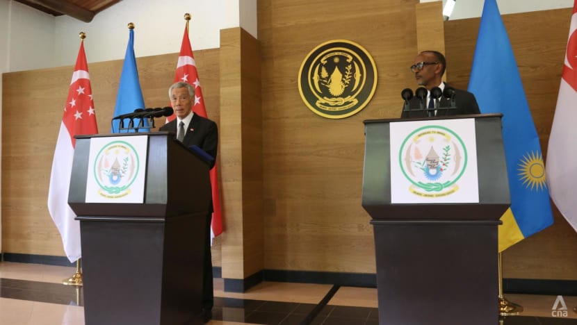 African officials to get priority for development courses conducted by Singapore: PM Lee African officials to get priority for development courses conducted by Singapore: PM Lee