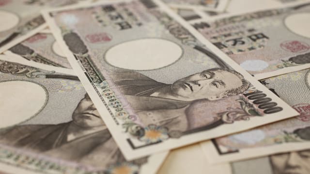 日元兑欧元汇率下跌到15年新低