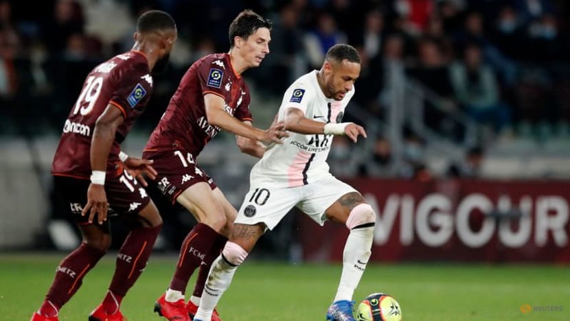 Football: Hakimi earns PSG last-gasp win at Metz Football: Hakimi earns PSG last-gasp win at Metz