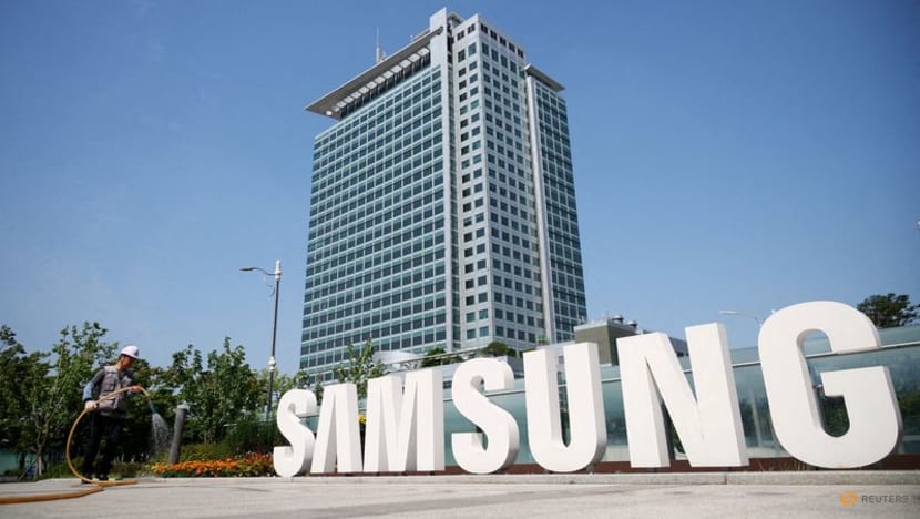 Samsung Elec has more than halved its stake in ASML, filings show 