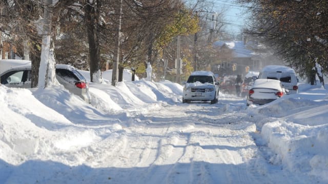 冬季风暴席卷美国多地 暴风雪冻雨天气或导致停电