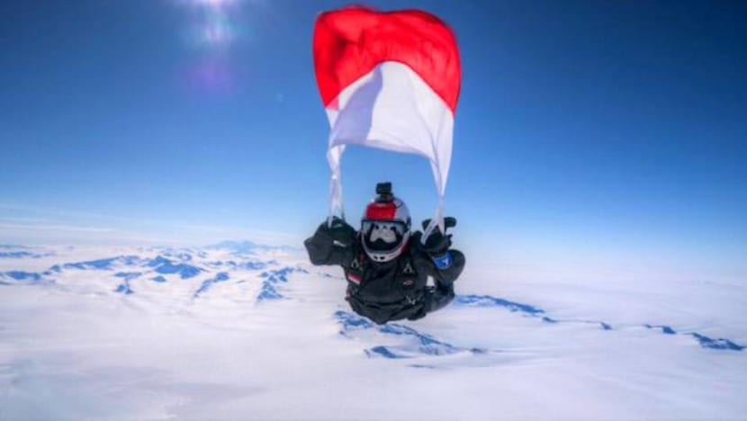 'I love free-falling': From Mount Everest to Antarctica, the sky's the limit for Indonesian female skydiver 'I love free-falling': From Mount Everest to Antarctica, the sky's the limit for Indonesian female skydiver