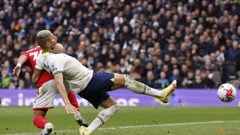 Kane double helps Tottenham lift gloom with win over Forest Kane double helps Tottenham lift gloom with win over Forest