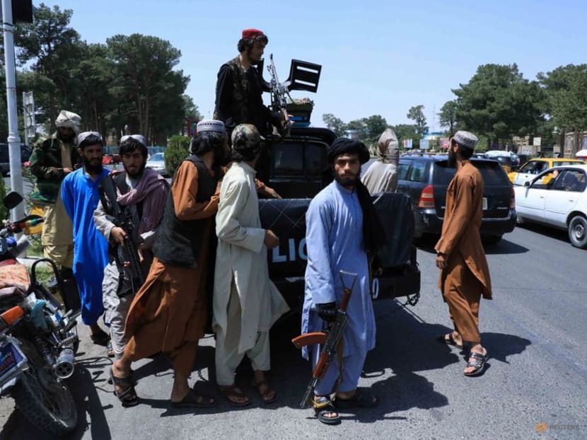 Taliban enter Afghan capital as US diplomats evacuate by chopper