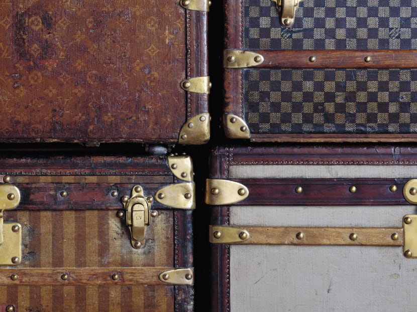 Supreme louis store vuitton suitcase