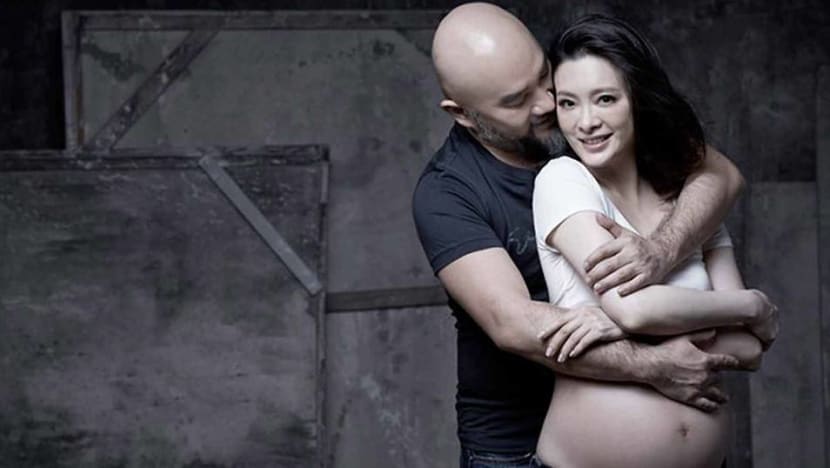 Maternity photos of Serina Liu and husband revealed