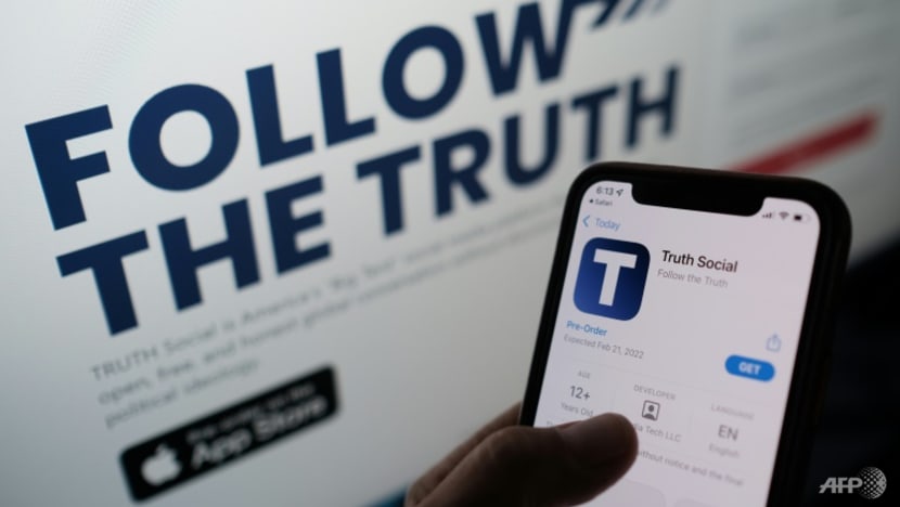 Commentary: Is Trump using a dubious social media platform to gear up for a 2024 presidential run? Commentary: Is Trump using a dubious social media platform to gear up for a 2024 presidential run?
