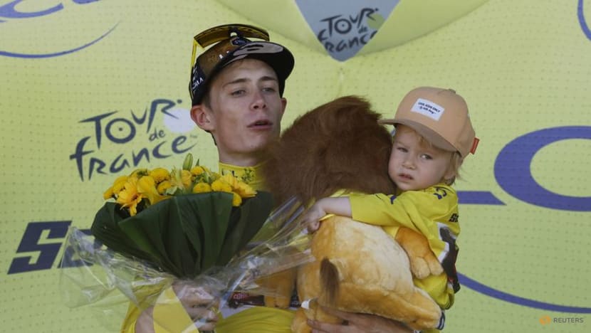 Heart-in-mouth moment as Vingegaard poised to win Tour de France Heart-in-mouth moment as Vingegaard poised to win Tour de France