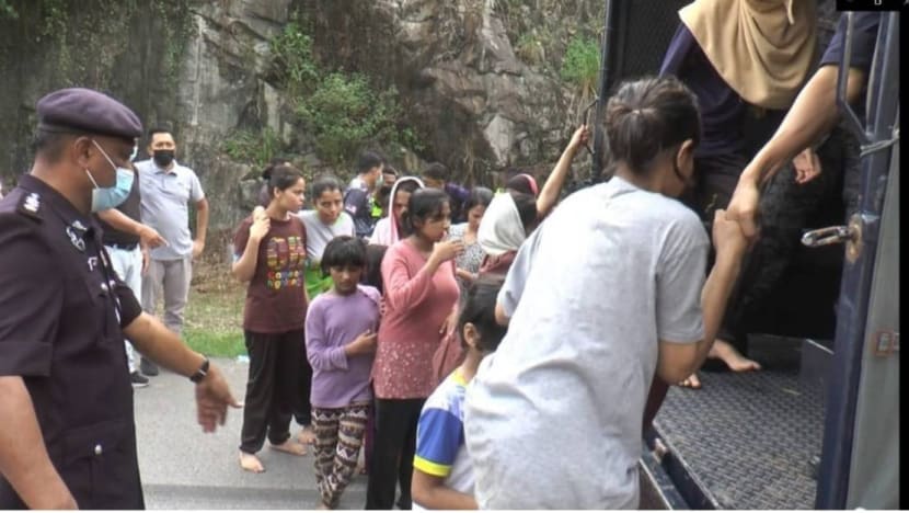 More than 500 Rohingya detainees break out from detention centre in Malaysia, manhunt under way More than 500 Rohingya detainees break out from detention centre in Malaysia, manhunt under way