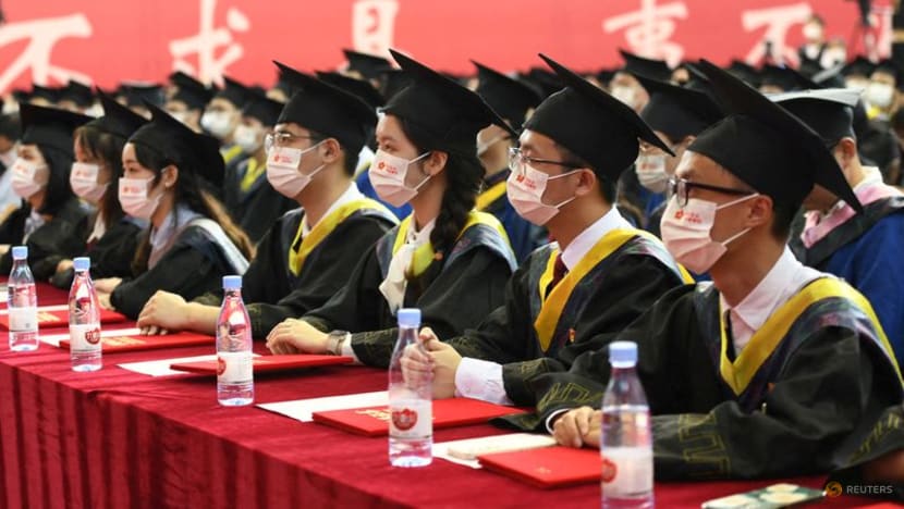 Record numbers of Chinese graduates enter worst job market in decades Record numbers of Chinese graduates enter worst job market in decades