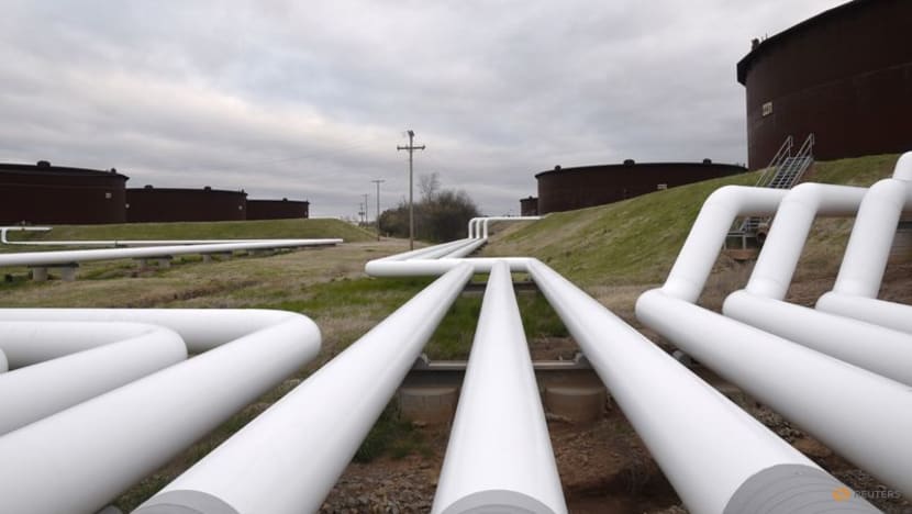 Oil settles up 1.5per cent; hits multi-year highs on surging demand Oil settles up 1.5per cent; hits multi-year highs on surging demand