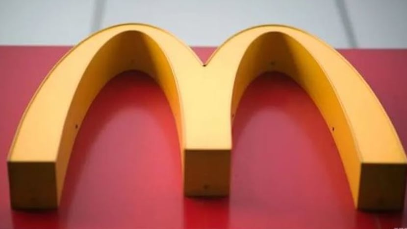 பிரிட்டன்: அனைத்துக் கிளைகளையும் மூடும் McDonalds, Subway உணவகங்கள்