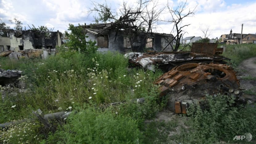 Broken homes: Ukrainians in east begin daunting rebuild Broken homes: Ukrainians in east begin daunting rebuild