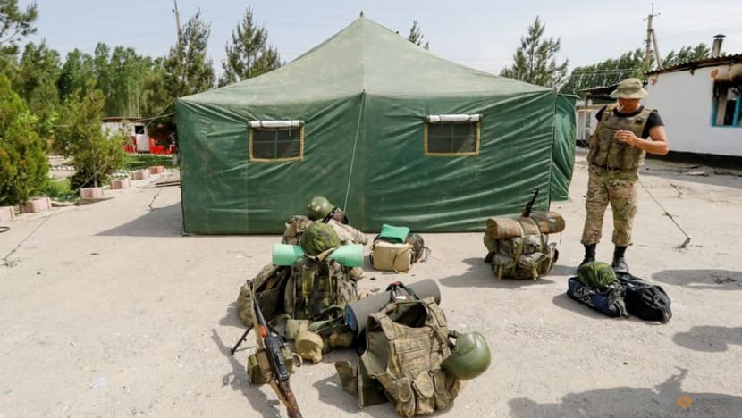 Guards clash again on Kyrgyz-Tajik border, ceasefire falters Guards clash again on Kyrgyz-Tajik border, ceasefire falters