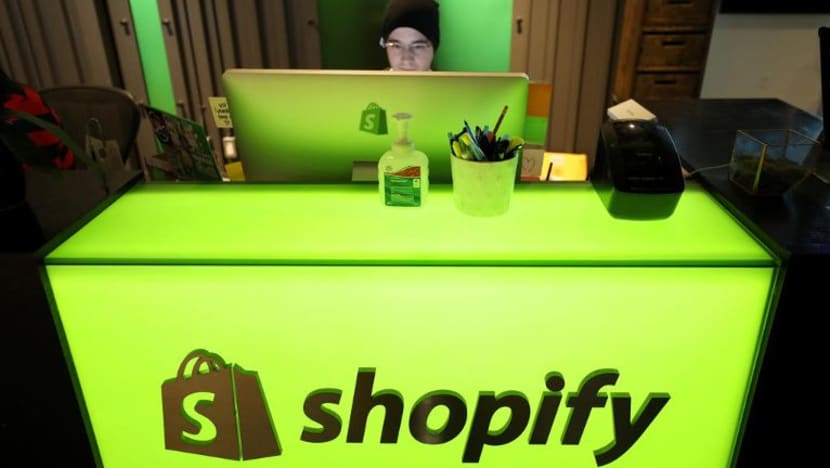 Data pelanggan Shopify mungkin terdedah; pekerja cuba curi rekod urus niaga