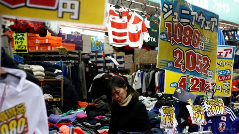 Japan household spending extends growth in September on economic reopening Japan household spending extends growth in September on economic reopening