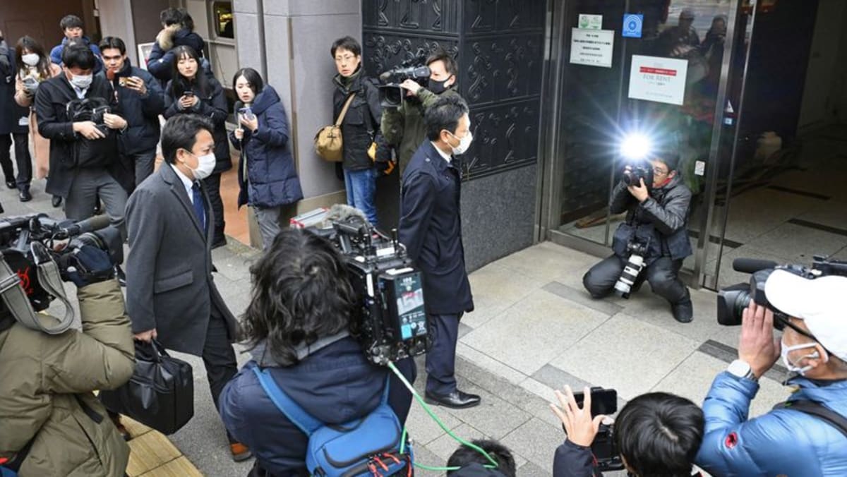 Tokyo prosecutors search offices of key ruling party factions