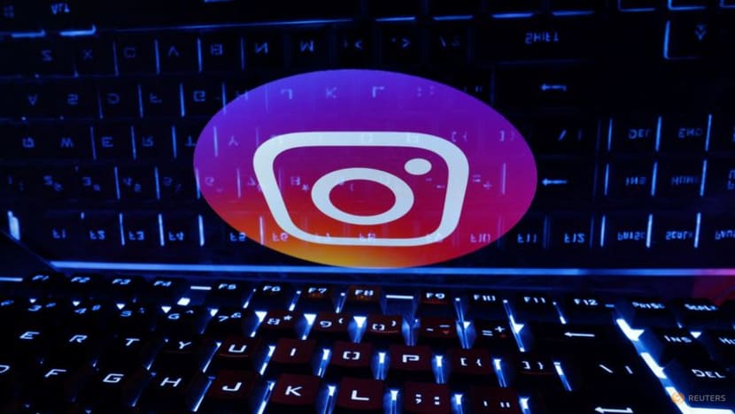 Instagram prepares Twitter competitor for summer release - Bloomberg News