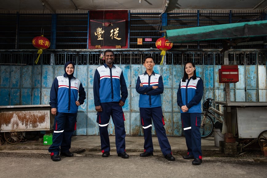 SingPost Launches New Uniforms For Postmen; Does Insta-Worthy Photo Shoot At Cool Locations Across Singapore SingPost Launches New Uniforms For Postmen; Does Insta-Worthy Photo Shoot At Cool Locations Across Singapore