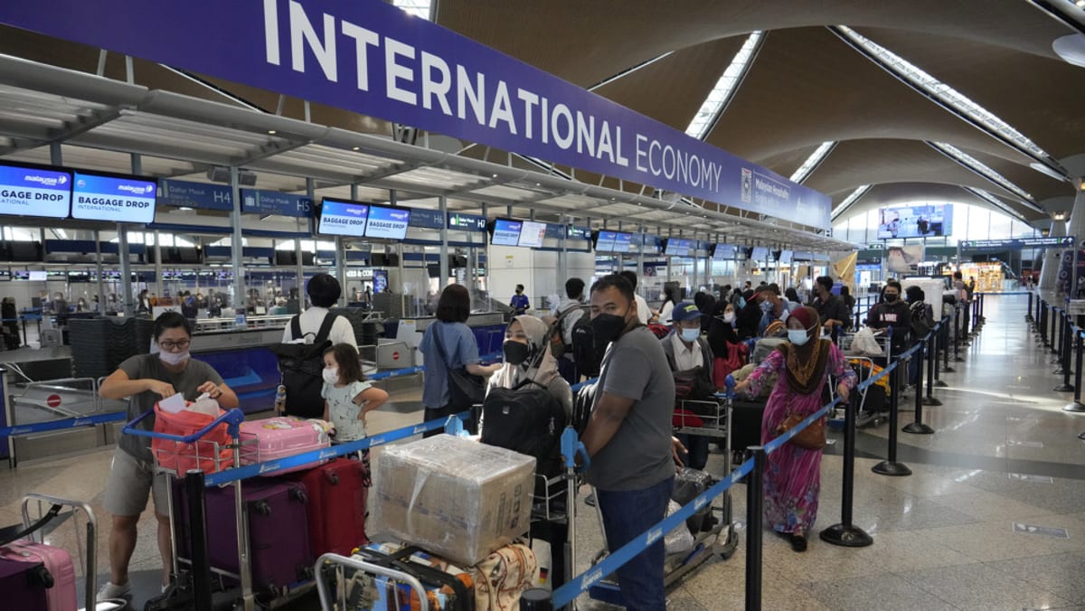 民航局表示，往返马来西亚的航空旅客必须填写海关表格-CNA