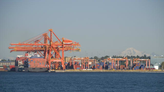 加拿大西岸港口工人罢工 预计将影响全球货运