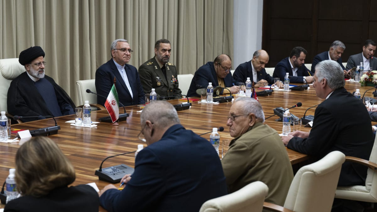 Kuba dan presiden Iran bertemu di Havana, bersumpah untuk menghadapi ‘imperialisme Yankee’