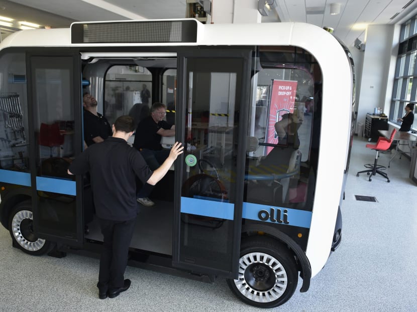 Weekend tech reading: 3D-printed, self-driving minibus unveiled