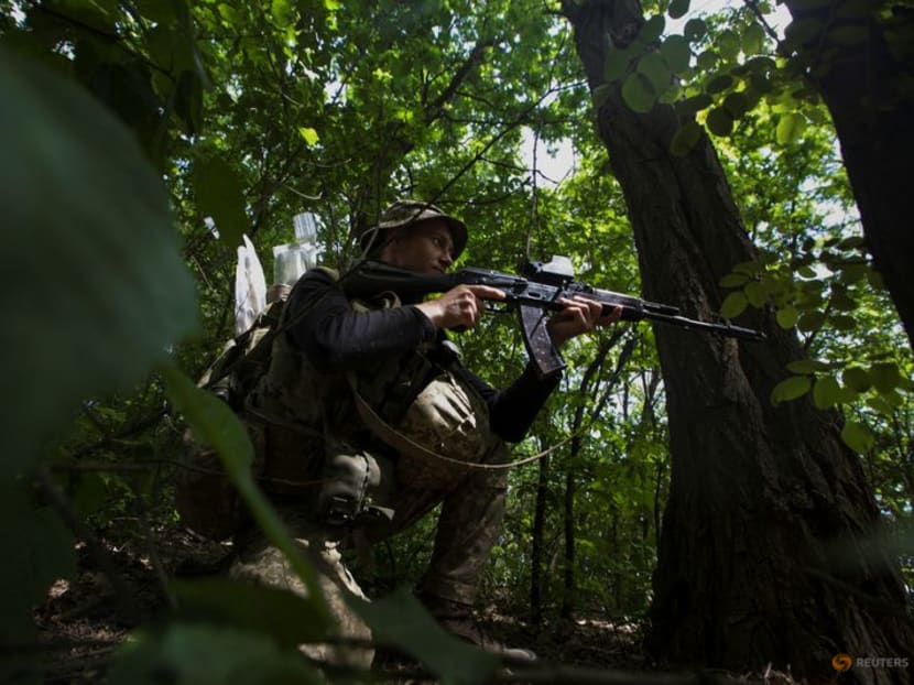Russian forces edge closer to encircling Ukraine troops in east Russian forces edge closer to encircling Ukraine troops in east
