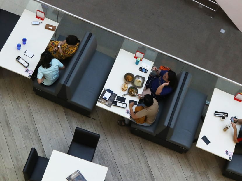 Patrons at a restaurant in White Sands shopping centre in Pasir Ris on Sept 27, 2021, when a two-person limit for social gatherings and vaccinated people dining at eateries was reimposed.