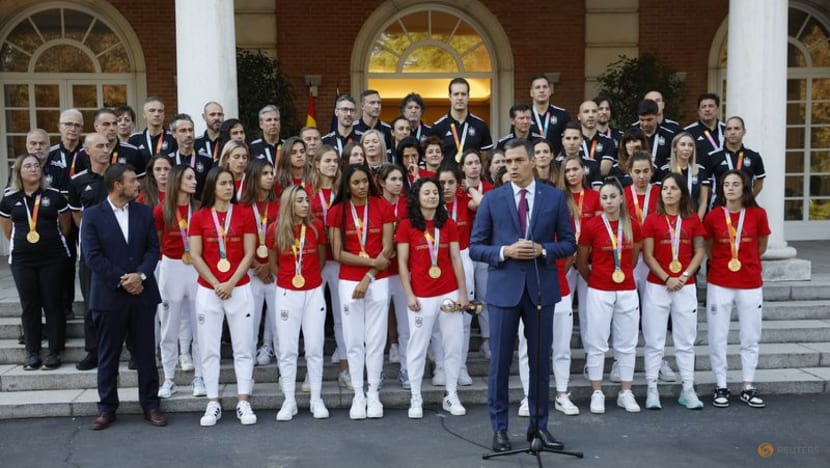 Spain soccer: Rubiales' apology over unsolicited kiss not enough - PM Sanchez