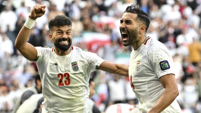 亚洲杯足球赛：伊朗2比1逆转战胜日本 闯入半决赛
