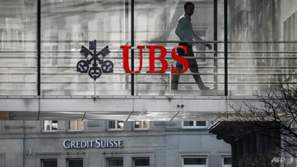 Swiss sweat over size of new superbank
