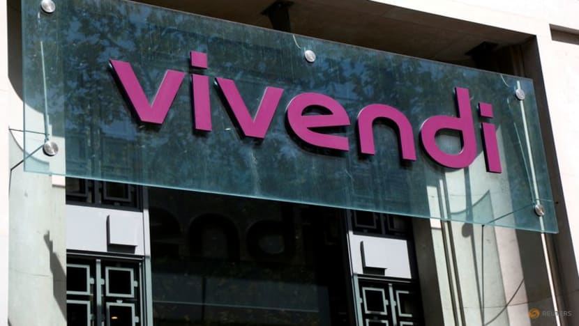 TIM's top investor Vivendi digs in after KKR's approach TIM's top investor Vivendi digs in after KKR's approach