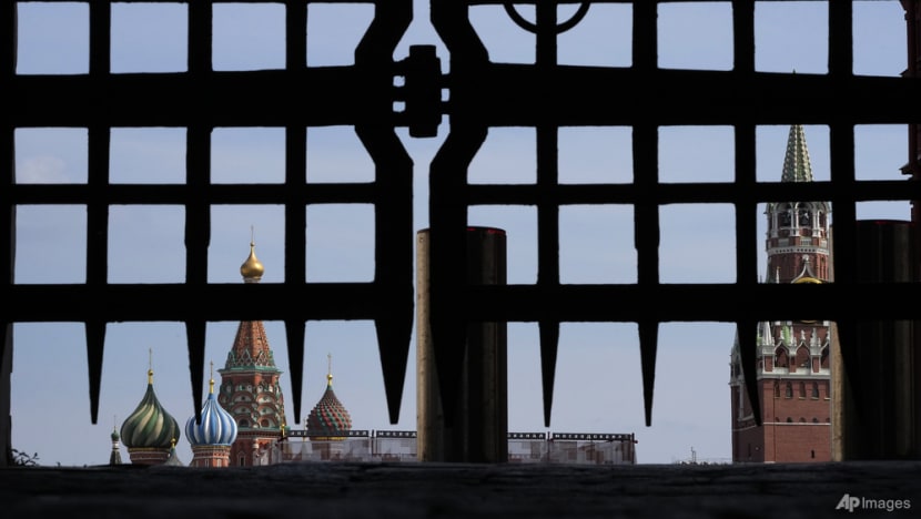 Russia seeks calm after aborted mutiny, West sees cracks in Putin's power