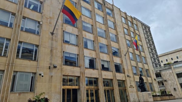Colombia announces winners in 'historic' 5G data services auction - Vimarsana News