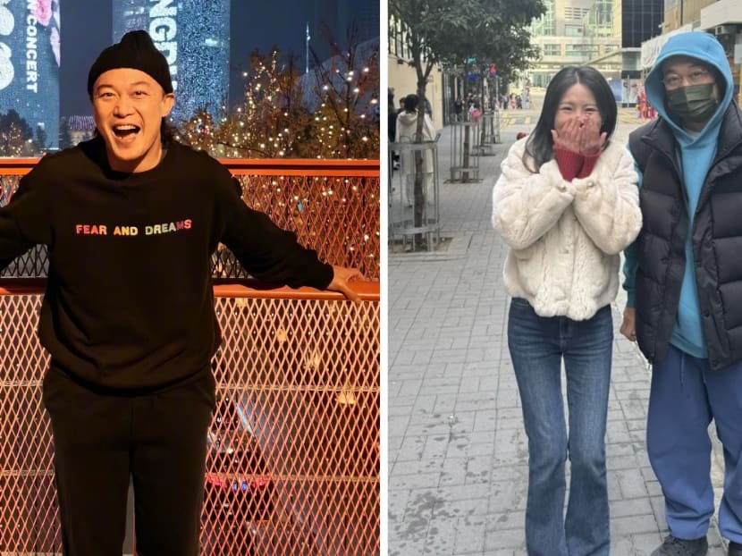 Eason Chan invites fans to take pictures together after bumping into