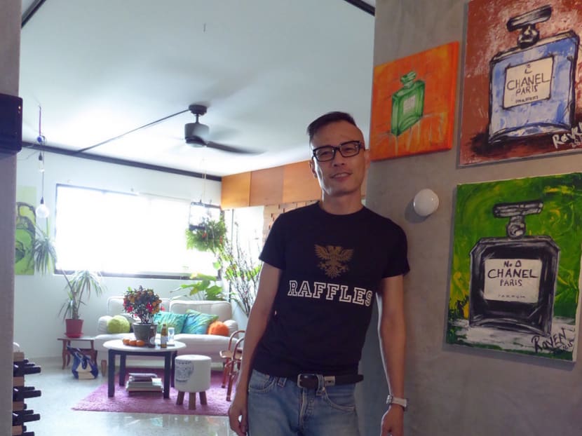S’pore artist Danny Raven Tan showcases his works in flat S’pore artist Danny Raven Tan showcases his works in flat