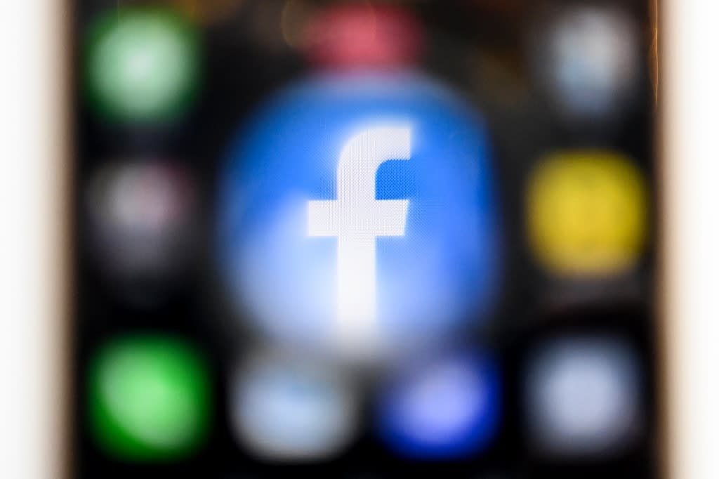 Richer childhood friends boost future income, Facebook data shows Richer childhood friends boost future income, Facebook data shows
