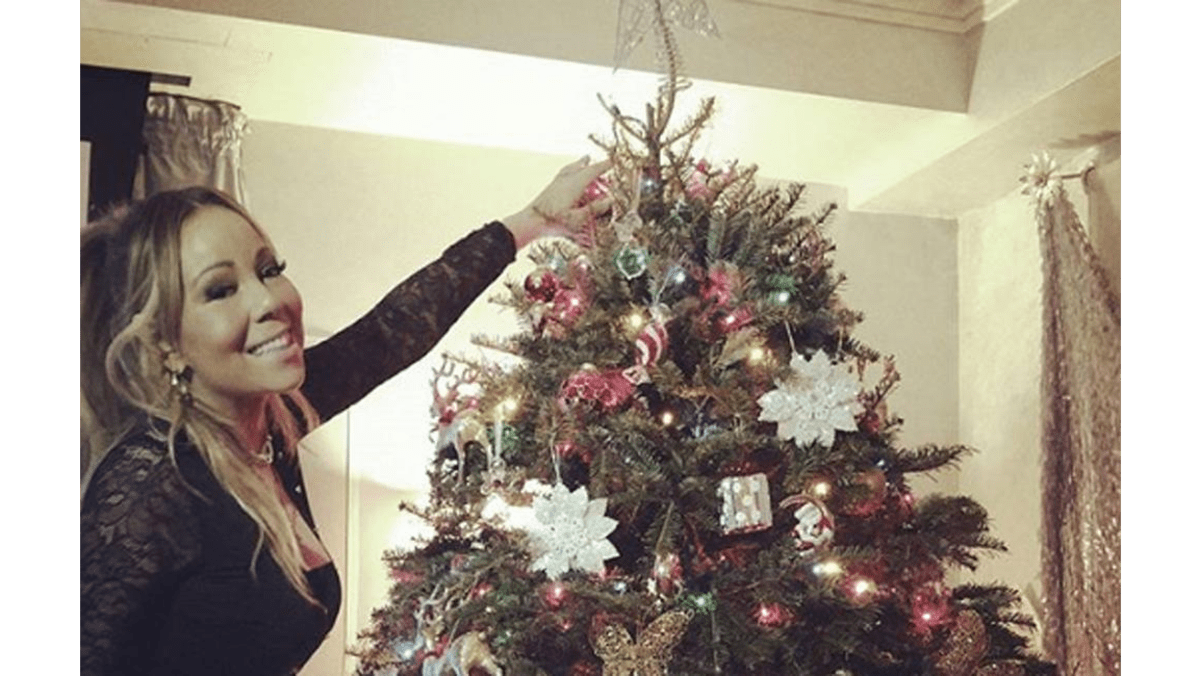 Mariah Carey won't take Christmas tree down til July 8days