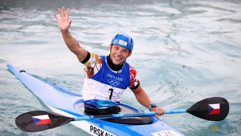 Olympics-Canoeing-Czech Prskavec wins gold in men's kayak slalom