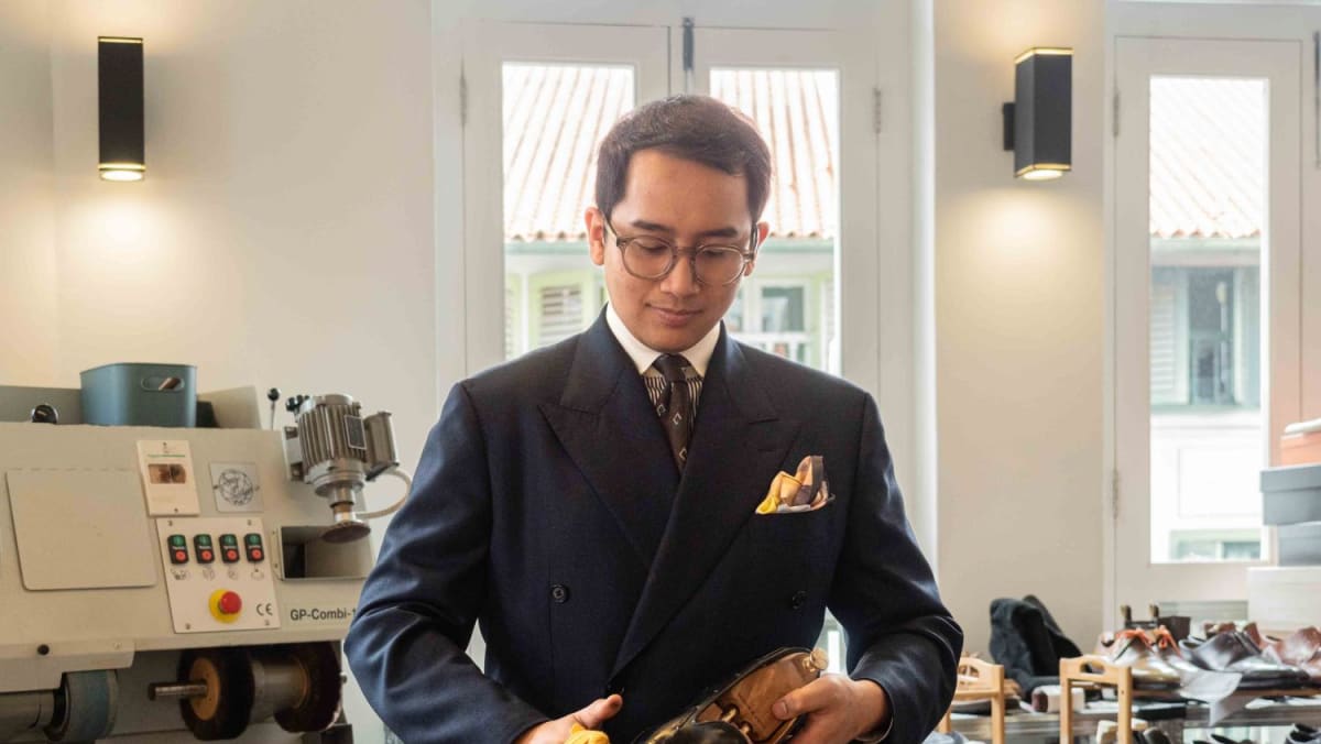 The Stories Behind Singaporean Ash Samsudin becomes TikTok convert after viral clip of his world championship win in shoe shining CNA