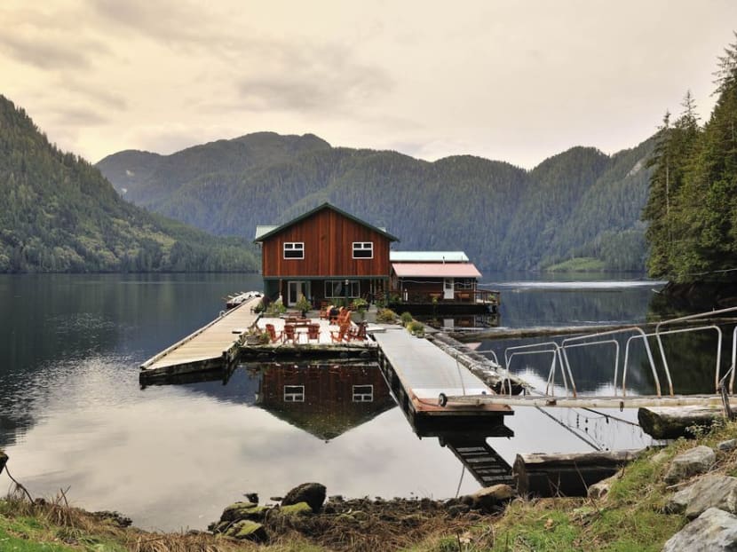 The floating cabin that anchors Great Bear Lodge, in Vancouver Island. Photos: David De Vleeschauwer via Bloomberg
