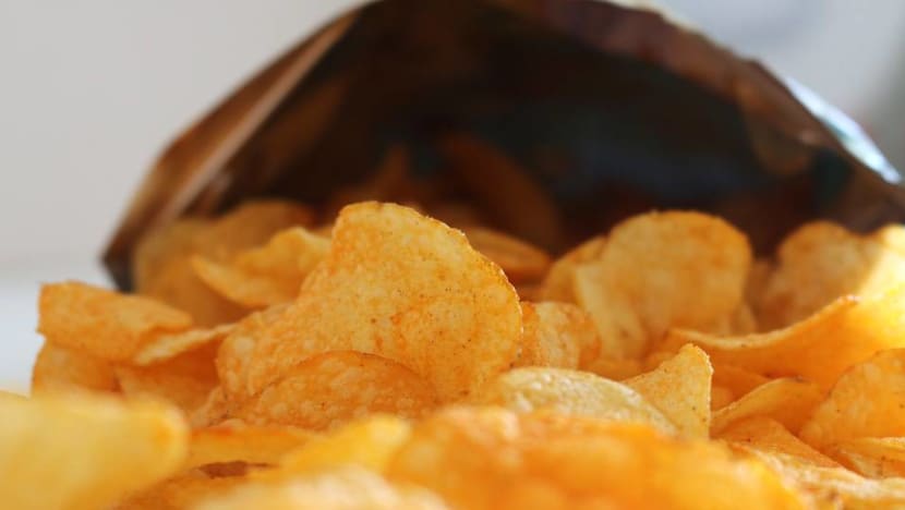 UK teen goes blind after years of eating junk food: Study UK teen goes blind after years of eating junk food: Study