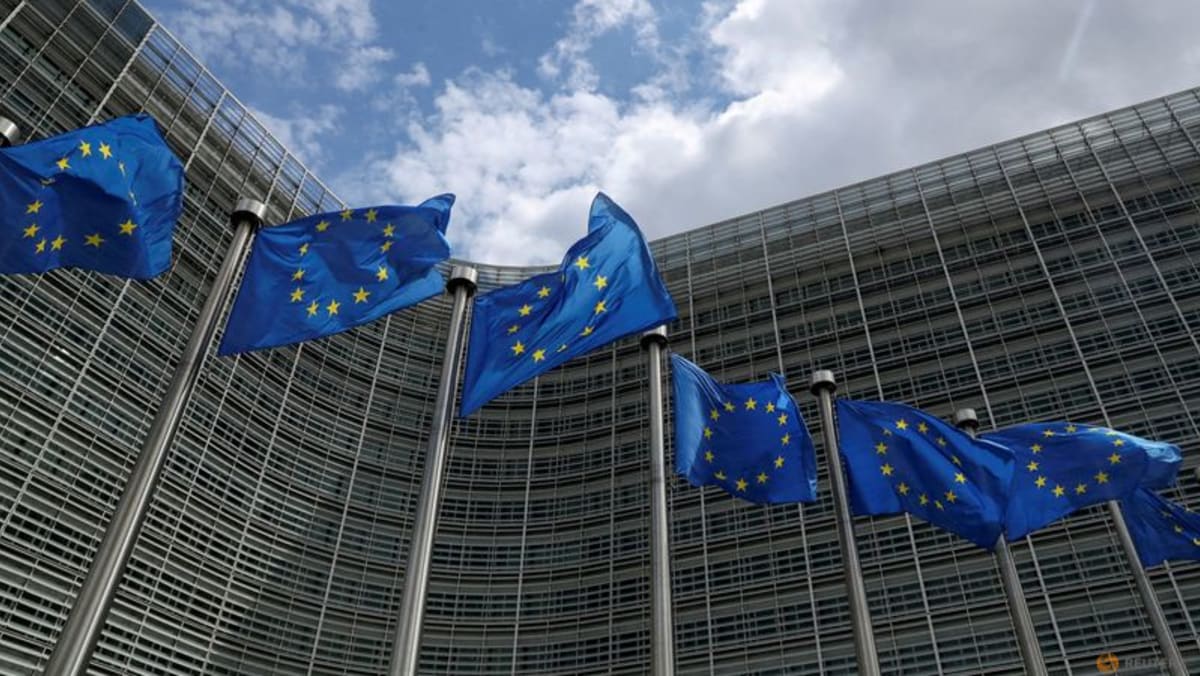 Exclusive-EU patent body to be involved in tech-standard patent royalties -EU draft rule