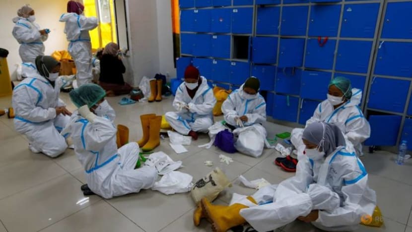 Daily new COVID-19 caseload in Indonesia hits record high; total infections surpass 2 million Daily new COVID-19 caseload in Indonesia hits record high; total infections surpass 2 million