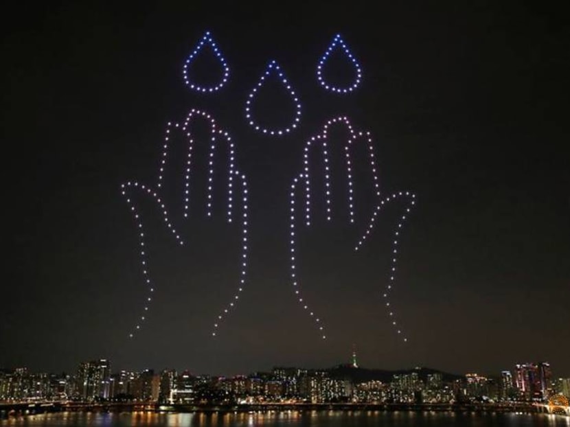 Hundreds of drones light up Seoul night sky with coronavirus advice Hundreds of drones light up Seoul night sky with coronavirus advice