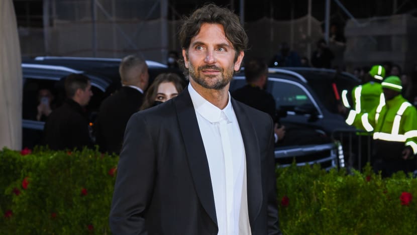 Bradley Cooper Recalls Being Mocked By "A Famous Director" And A "Hero Female Actress" For Oscar Nominations Bradley Cooper Recalls Being Mocked By "A Famous Director" And A "Hero Female Actress" For Oscar Nominations