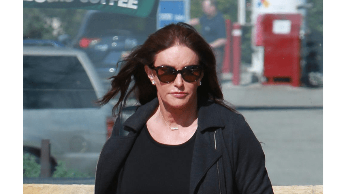 Caitlyn Jenner Bruce Is Still Inside 8days 8859